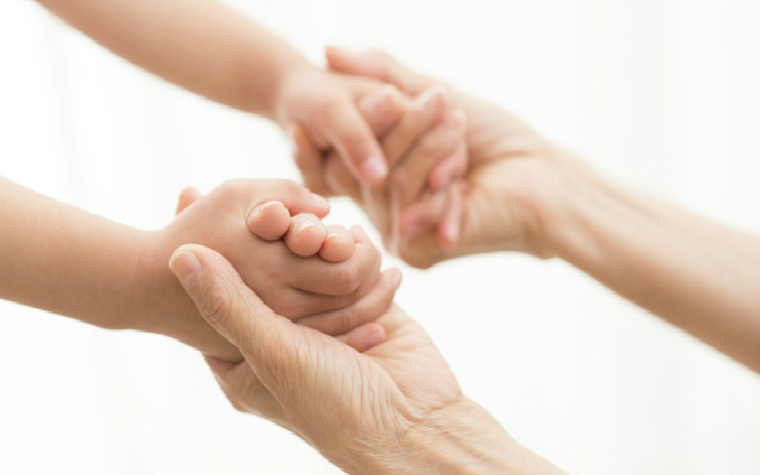 Description_of_image_used_in_therapeutic_parenting_guide_holding_hands