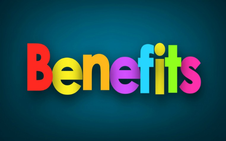 description_of_image_used_in_benefits_a-z_benfits_sign_on_blue_background_vjom_Fotolia